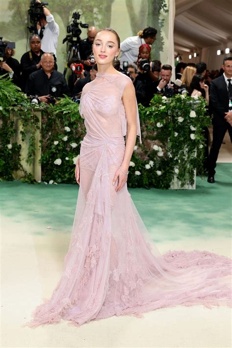 The Best Naked Dresses and Sheer Looks From the。